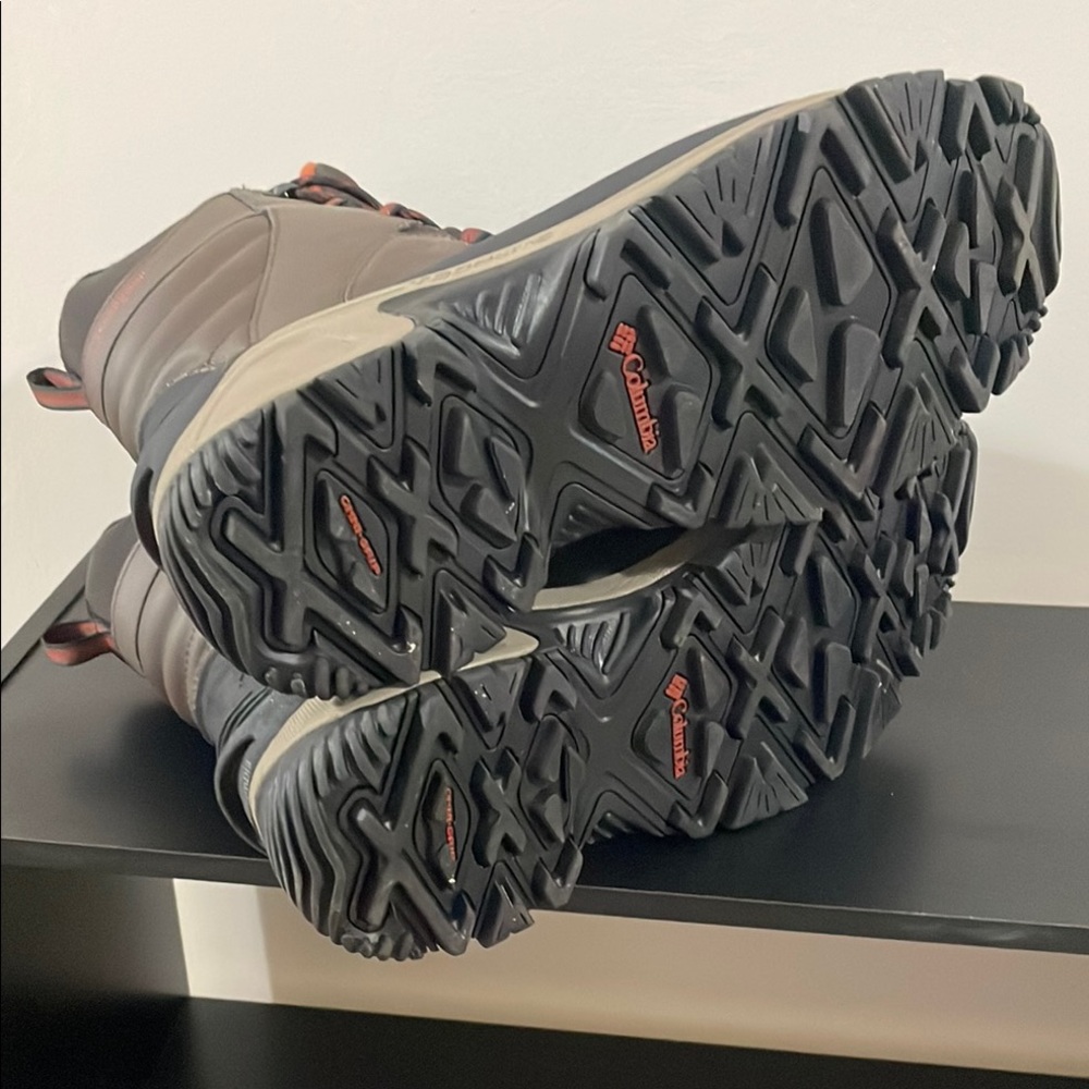 Columbia Brown and Black Waterproof Snow Boots - Picture 4 of 7